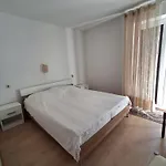 شقة And Vinko Matic