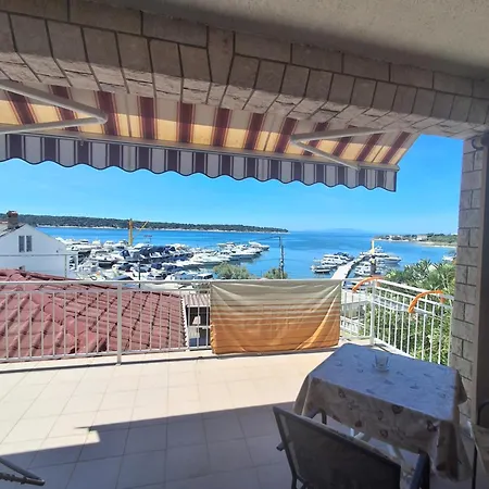 Apartments&studios Vinko Matić Apartamento Rab Town