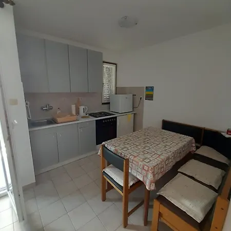 Apartment And Studios Vinko Rab Town