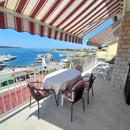 And Studios Vinko Apartment Rab Town