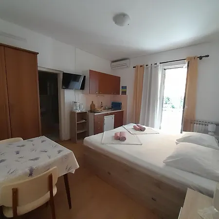 And Studios Vinko Apartment *