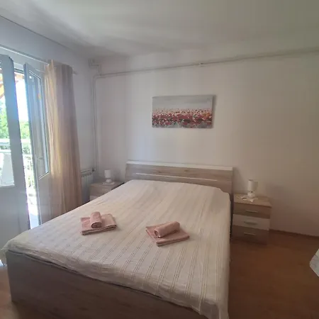 And Vinko Matic דירה ראב