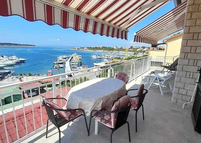 And Vinko Matic Apartman Rab Town
