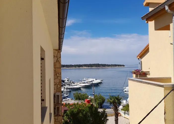 Apartman And Vinko Matic Rab Town
